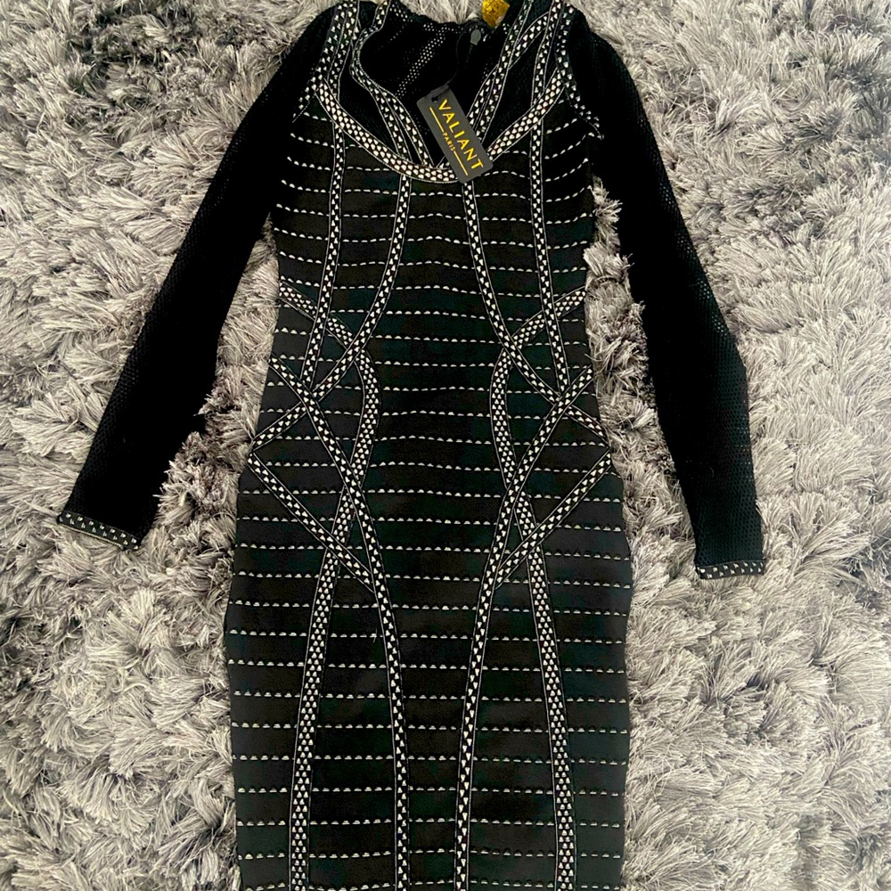 Dress - Picture 1 of 7